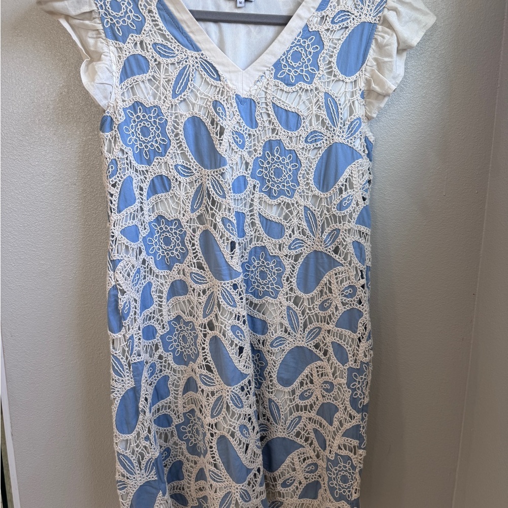 Chic Blue and White Lace Mini Dress